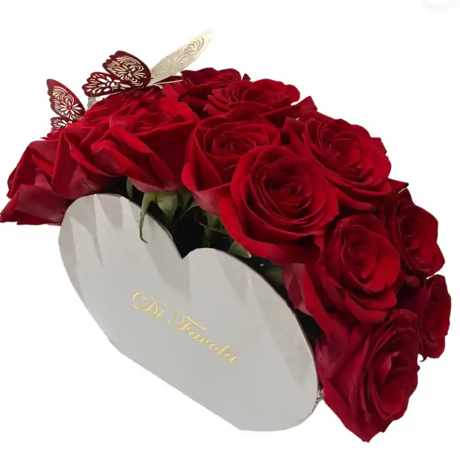 Arreglo De San Valentín Con Rosas Rojas En Caja Cartera Con Mariposas.