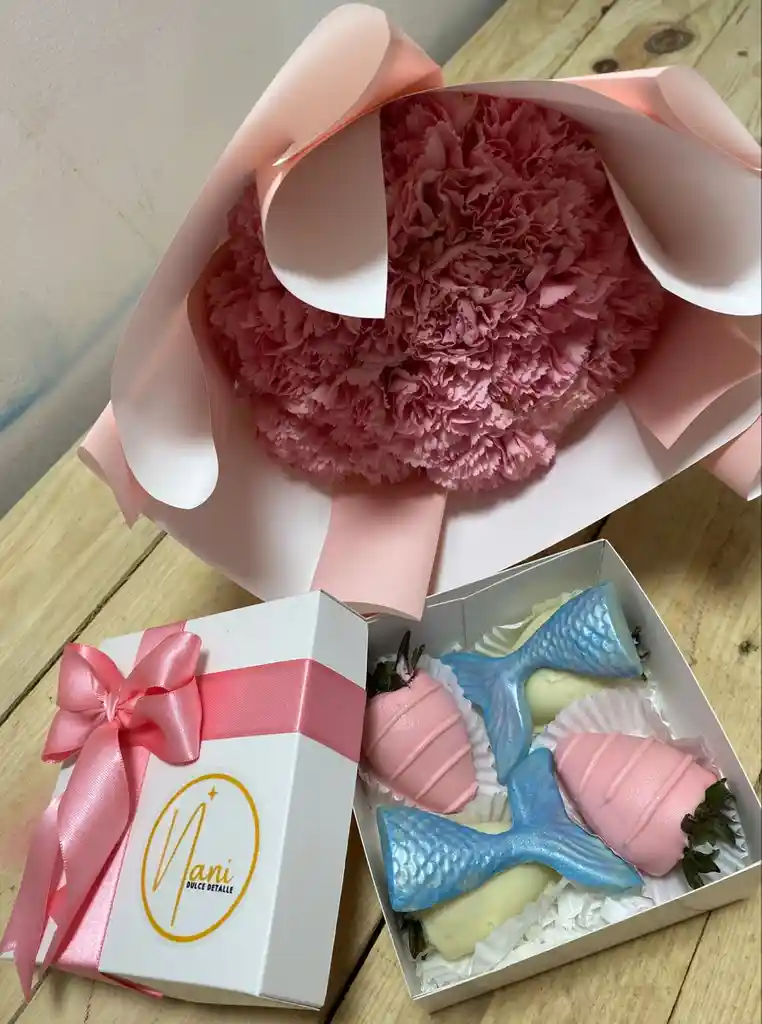 Combo Princesa Ramo De Claveles Mas Caja De Fresas