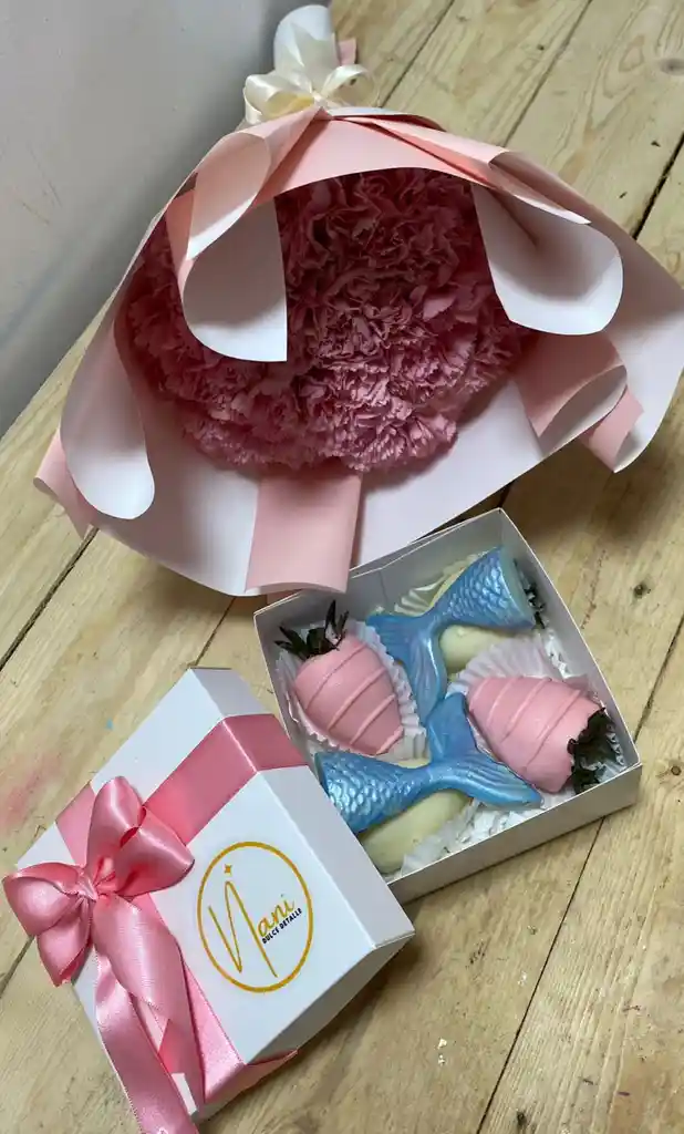 Combo Princesa Ramo De Claveles Mas Caja De Fresas