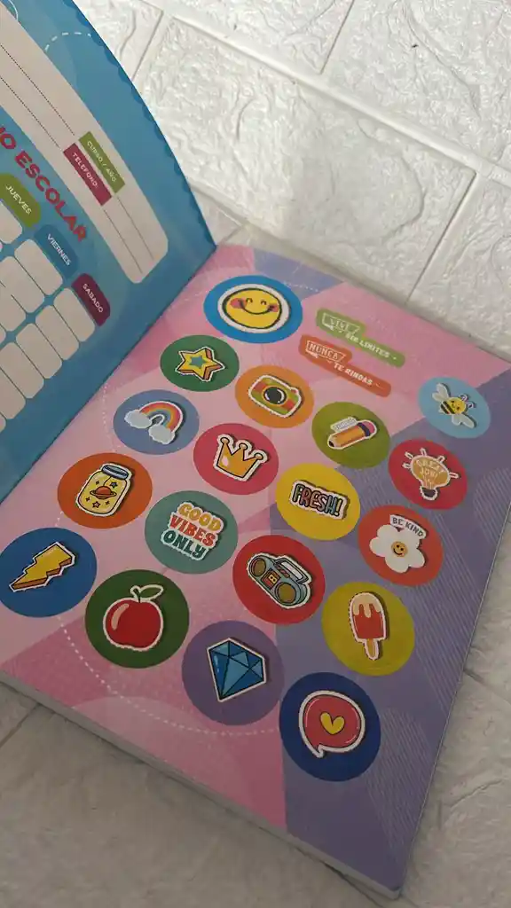 Cuaderno Cocido 50h Cuadros Niña Torreon Con Stickers