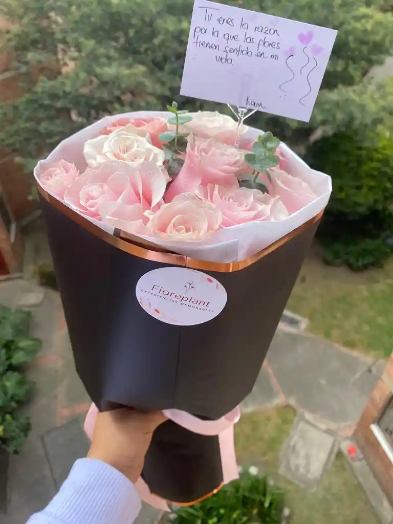 12 Rosas Con Eucalipto Estilo Princesa