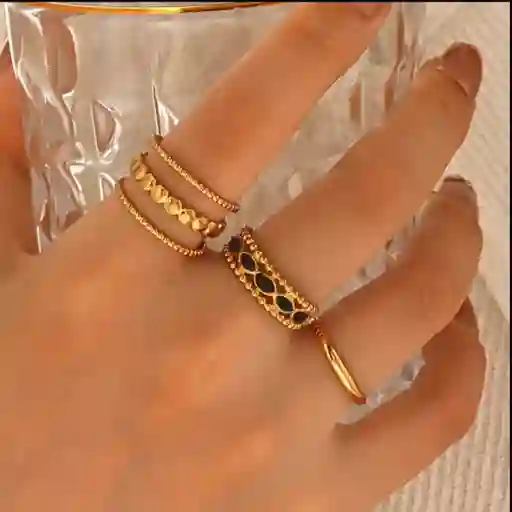 Set De Anillos X 3 Dorados (pepitas Negras)