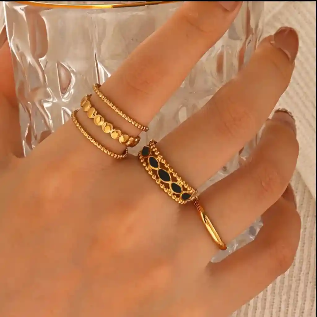Set De Anillos X 3 Dorados (pepitas Negras)