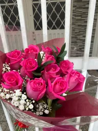Flores Arreglo De 12 Rosas Rosas