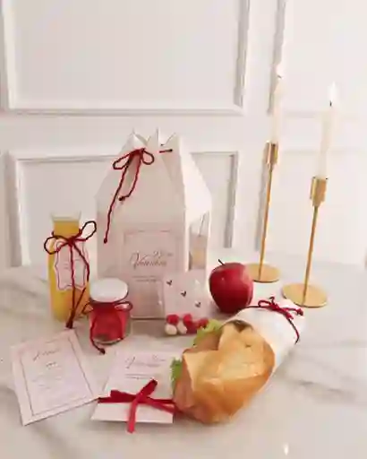 Ancheta Económica Saint Valentines Day, Elegante En Cajita, Dulces, Jugo De Naranja