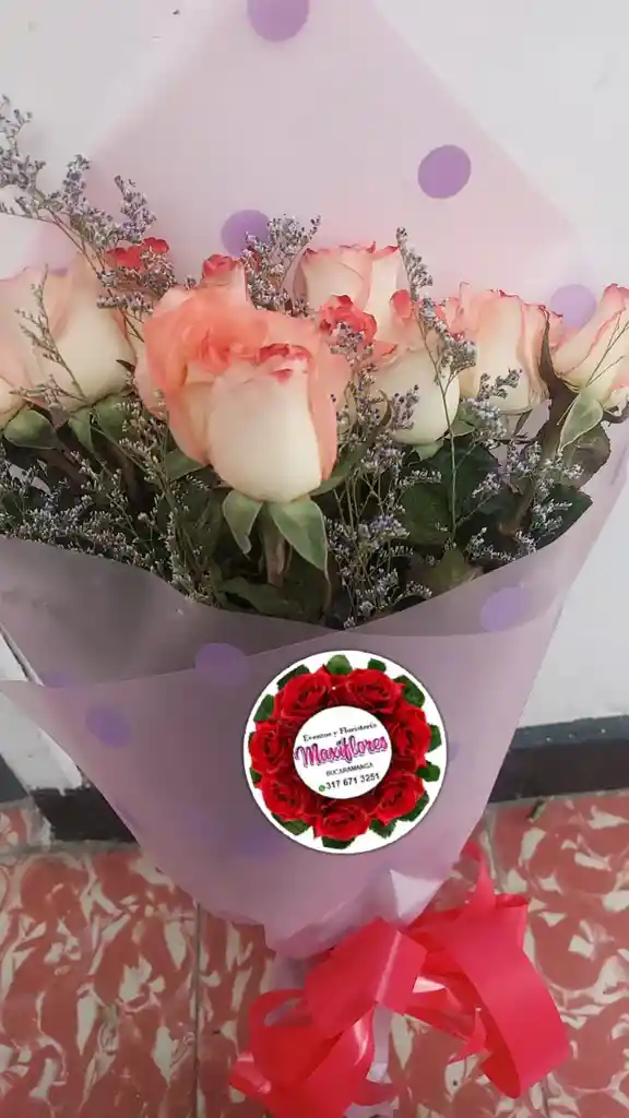 12 Rosas Confety Con Empaque Y Moño Decorativo
