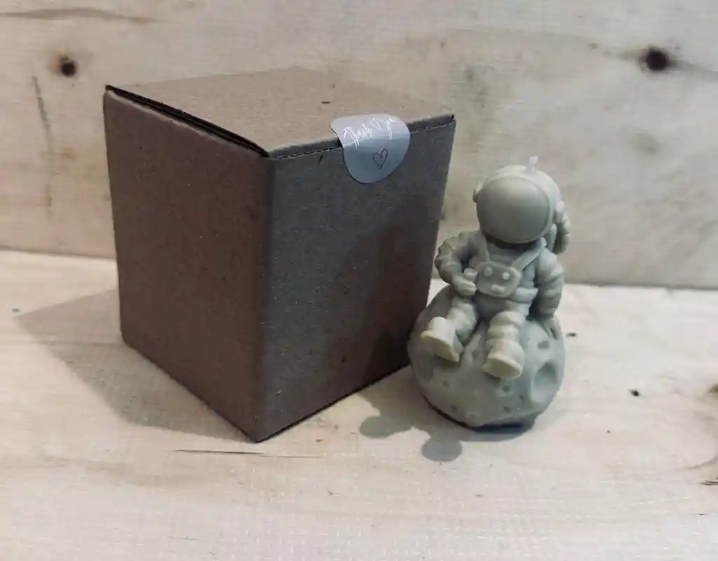 Vela Astronauta Verde Oliva Con Aroma.