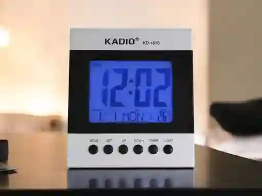 Reloj Multifuncional Alarma Digital, Sensor Calendario Y Termómetro (negro/plateado