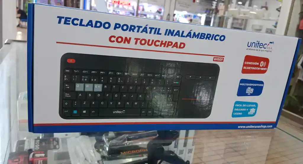 Teclado Inalambrico + Pad Mouse Touchpad Incorporado 2 In 1 Bluetooh + Wifi Conectividad Con Múltiples Dispositivos