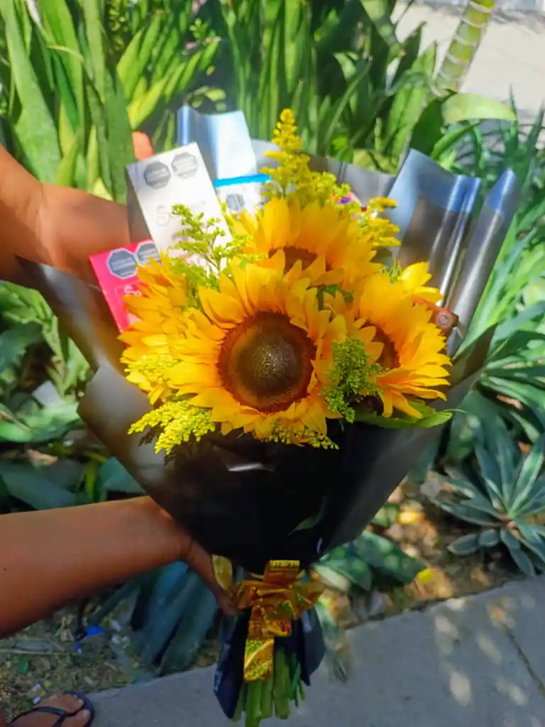 "brillo De Sol" - Ramo De Girasoles