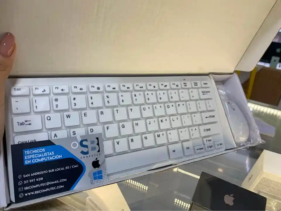 Mini Keyboard Blanco + Mouse