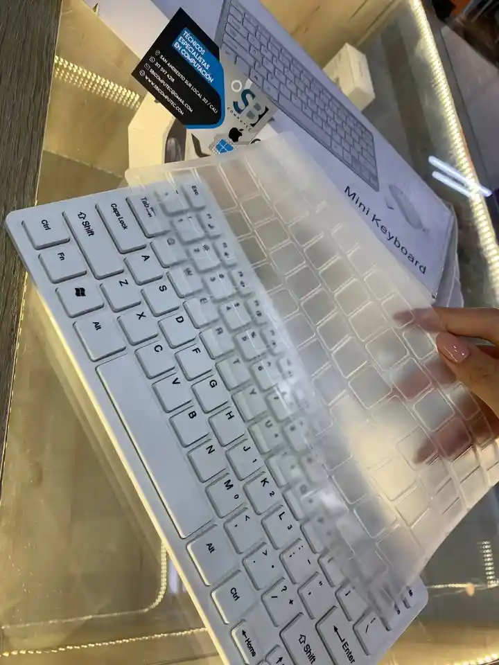 Mini Keyboard Blanco + Mouse