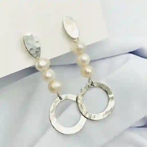 Aretes De Plata Martillada Con Perlas