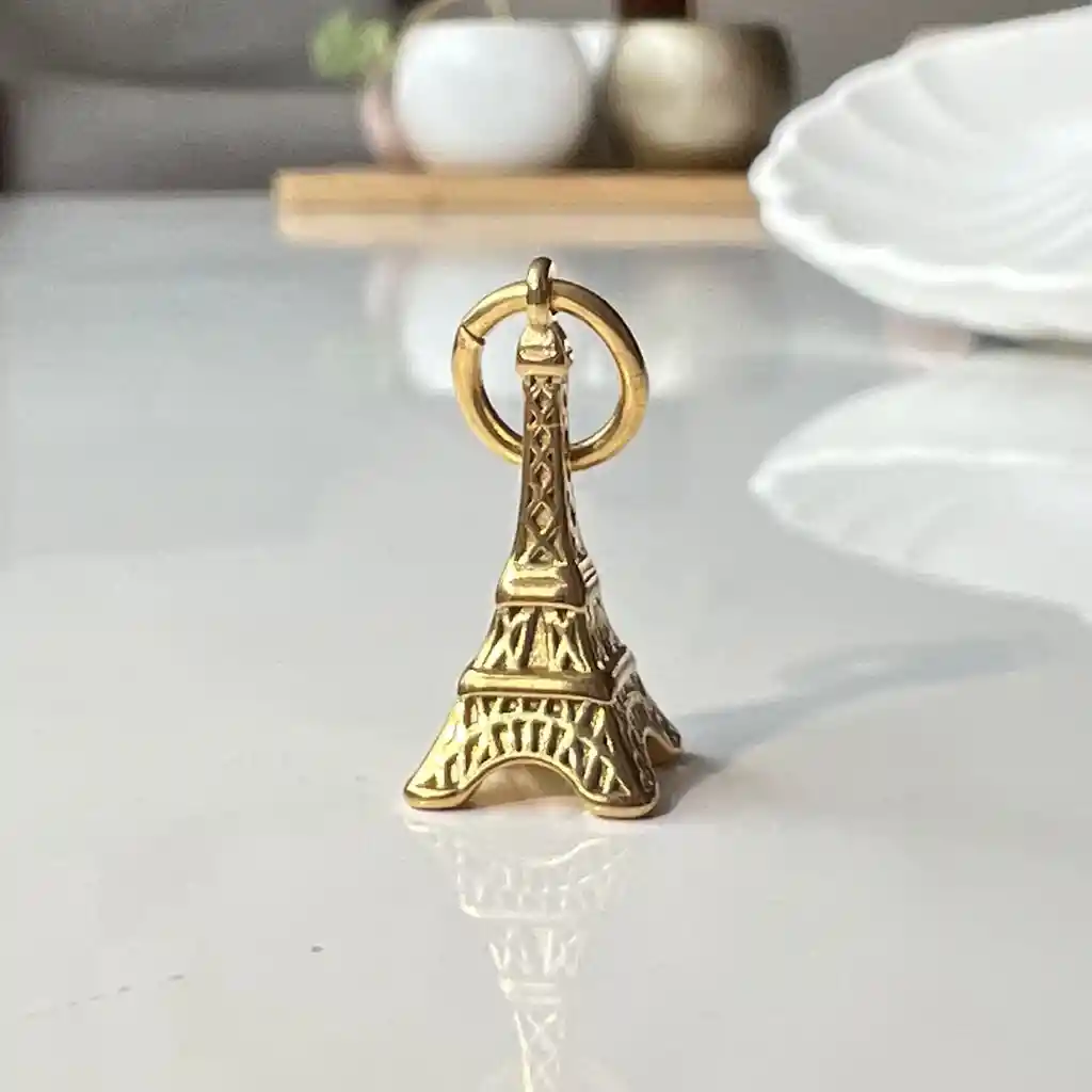 Charm Torre Eiffel Dorado