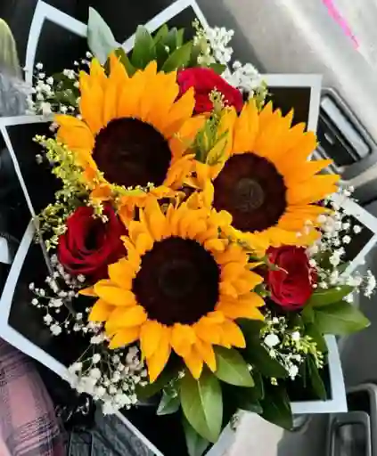 Ramo De Girasoles Y Rosas (ramo De Flores - Arreglo Floral- Bouquet De Flores- Regalo Para Mujer)