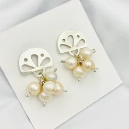 Aretes De Plata Y Racimo De Perlas