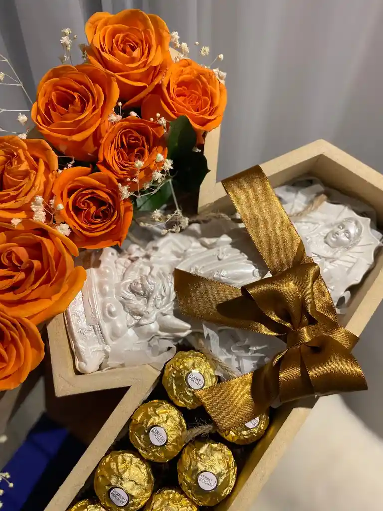 Caja Madera Con Rosas Y Chocolantes Perfecto Para El Dia De Madres- Regalo* Sorpresas- Dia Madre-regalo Madres-cumpleaños-anchetas-desayunos
