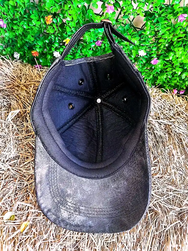 Gorra En Cuero Gris