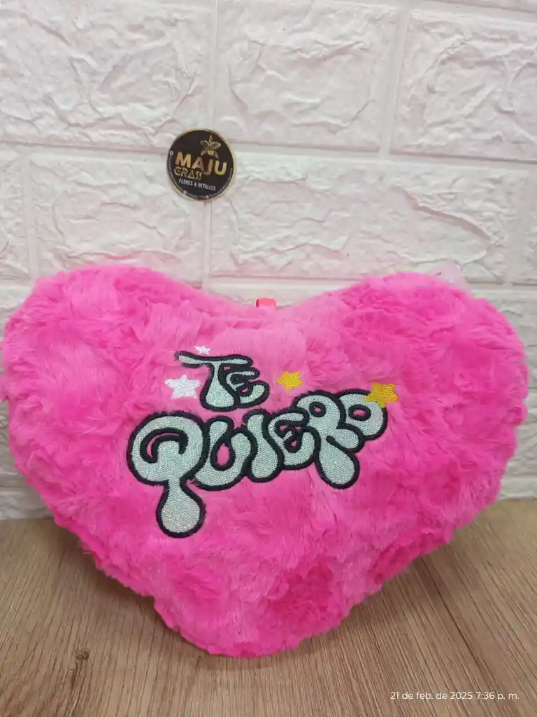 Peluche En Corazon Con Mensaje Sirve Como Almohada