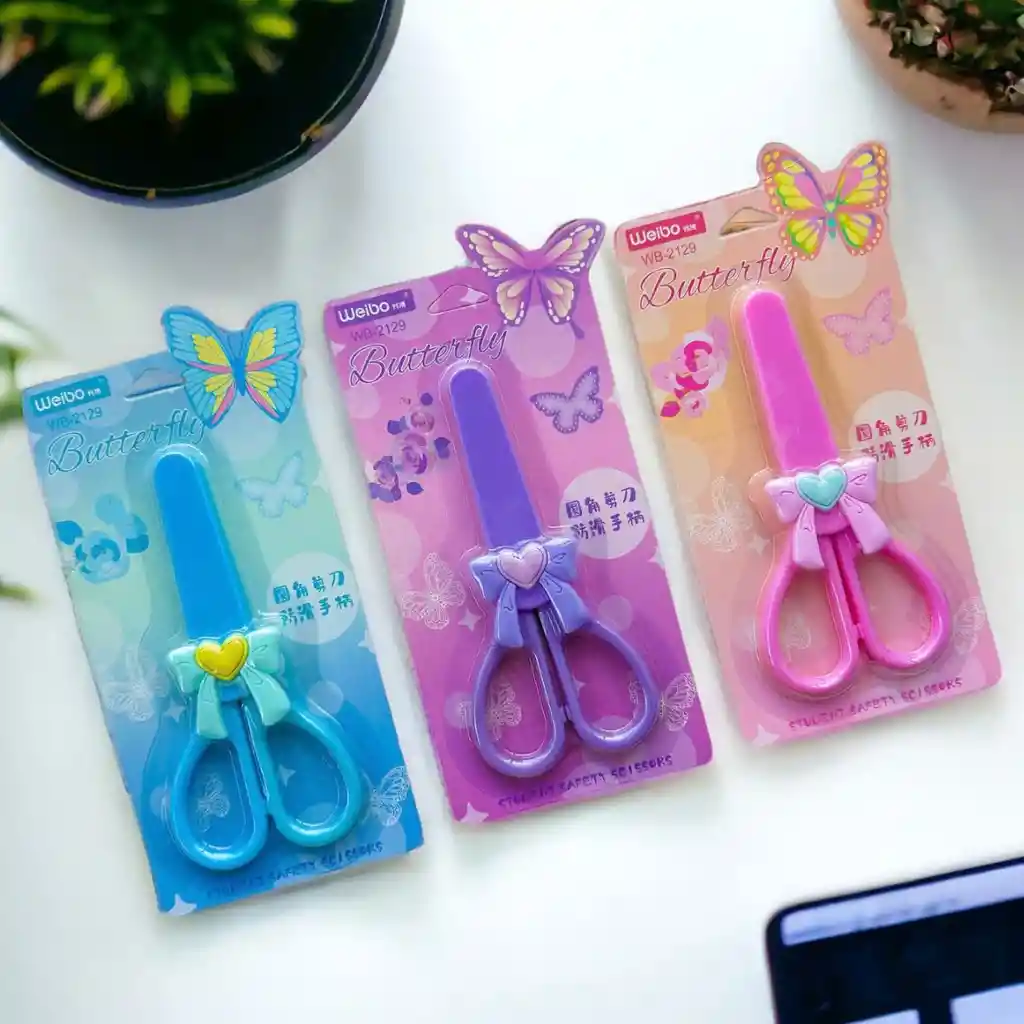 Tijera Con Estuche Protector