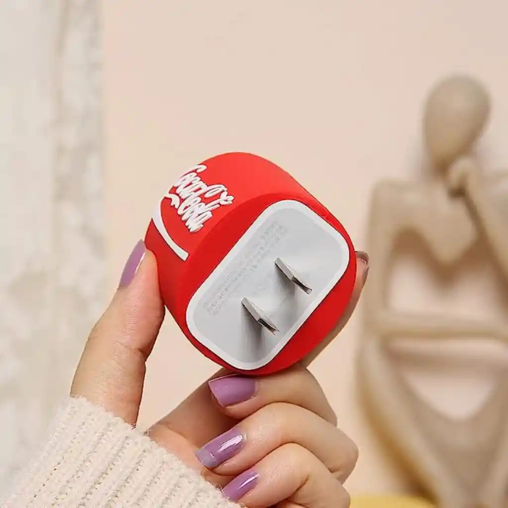 Kit Completo Protector De Cable + Protector De Cargador Iphone 18w/20w. Modelo: Coca Cola