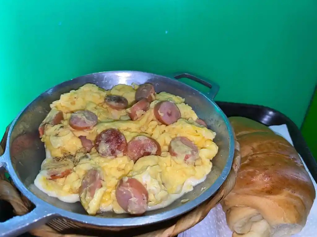 Huevos Con Salchicha Ranchera