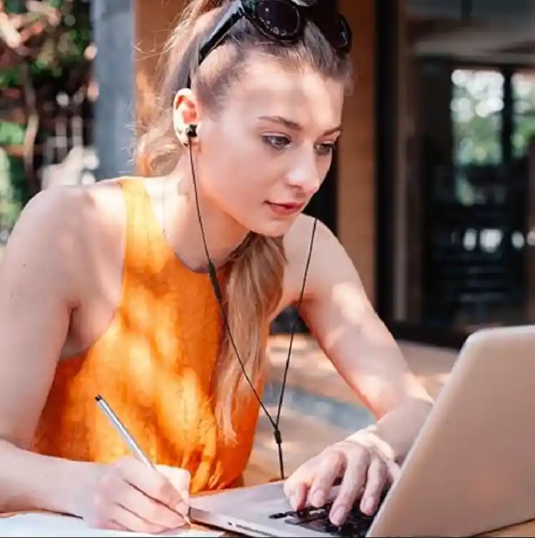 Auriculares Originales Jbl Intrauditivos Alta Resolución Con Bajos, Control Remoto De 3 Botones Con Micrófono