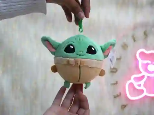 Peluche Llavero Squishie Antiestrés Baby Yoda Personajes Infantiles