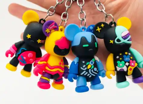 Llaveros De Oso De Peluche De Dibujos Animados De Pvc De Goma Suave En Estilo De Graffiti