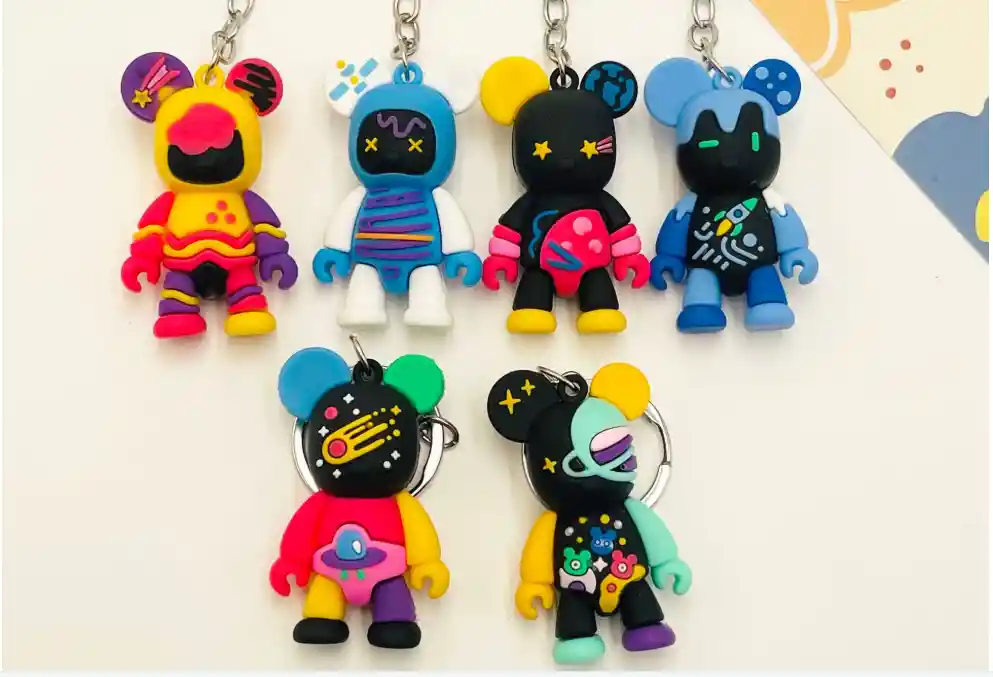 Llaveros De Oso De Peluche De Dibujos Animados De Pvc De Goma Suave En Estilo De Graffiti