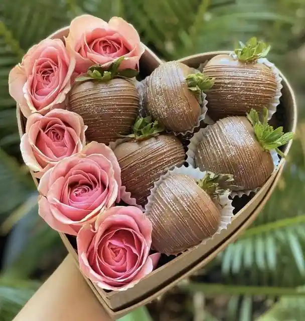 Box Rosas - Fresas Cubiertas