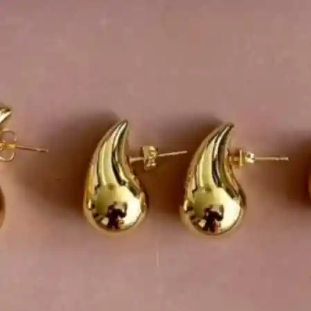 Aretes Gota Pequeña Dorado
