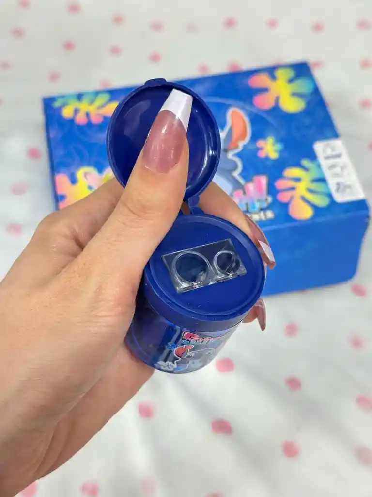 Sacapuntas De Stitch Y Angela