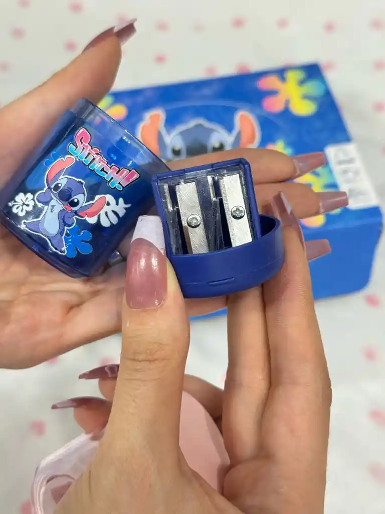 Sacapuntas De Stitch Y Angela