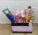 Mujer Mama Especial Con Sombras Y Brochas Para Maquillaje