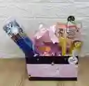 Mujer Mama Especial Con Sombras Y Brochas Para Maquillaje