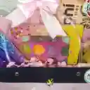 Mujer Mama Especial Con Sombras Y Brochas Para Maquillaje