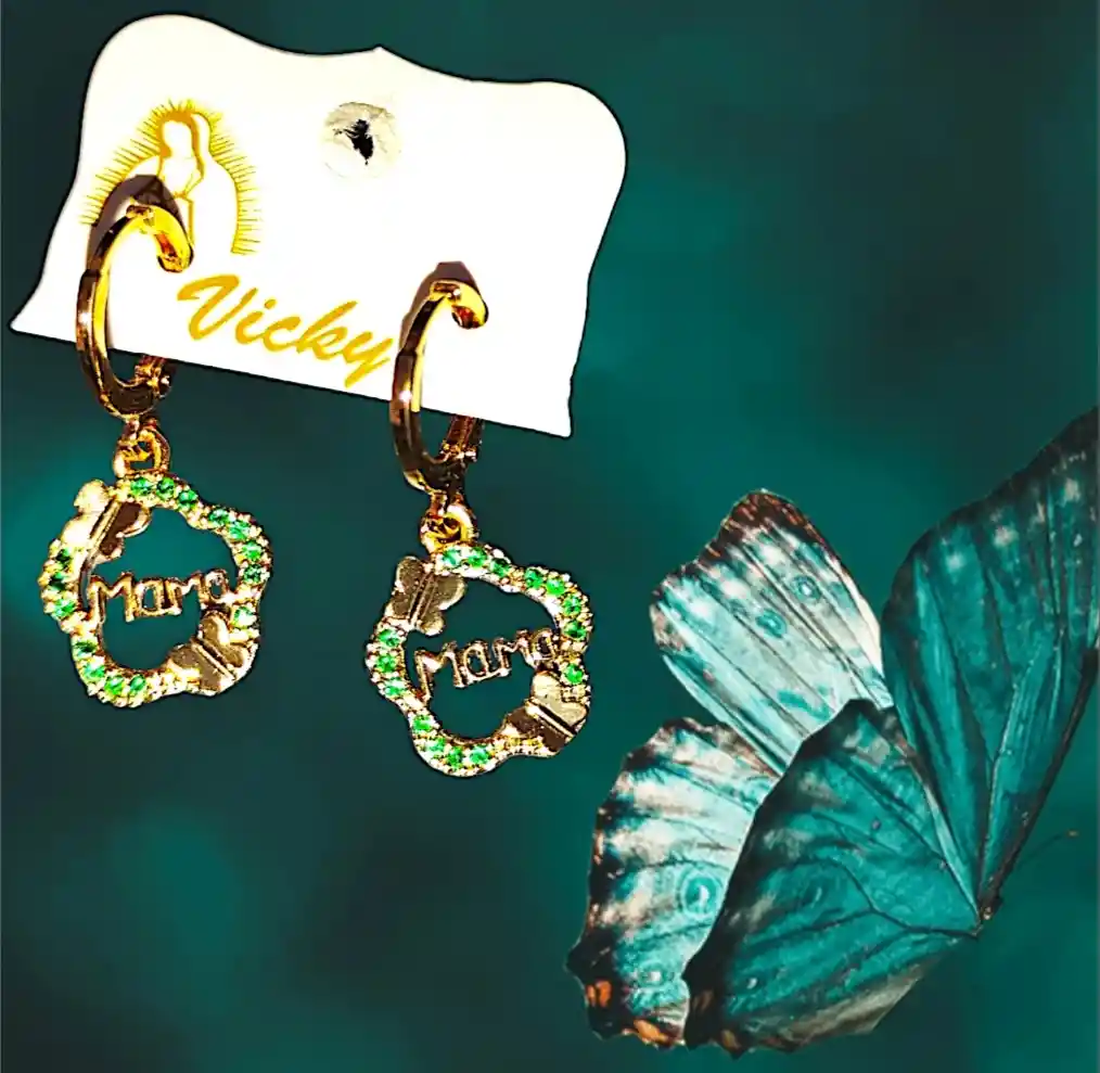 Aretes Acero Quirurjico Inoxidable Con Baño En Oro Golfi Mamá Con Piedras Verde Esmeralda Y Mariposa