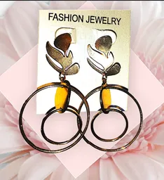 Aretes Candongas Hojas Y Circulos Doradas En Acero Quirurjico Inoxidable