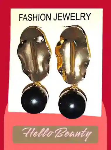 Aretes Dorados Marillados Con Perla Negra En Acero Quirurjico Inoxidable