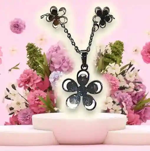 Juego Collar Y Aretes Flor Plateado En Acero Quirúrgico Inoxidable