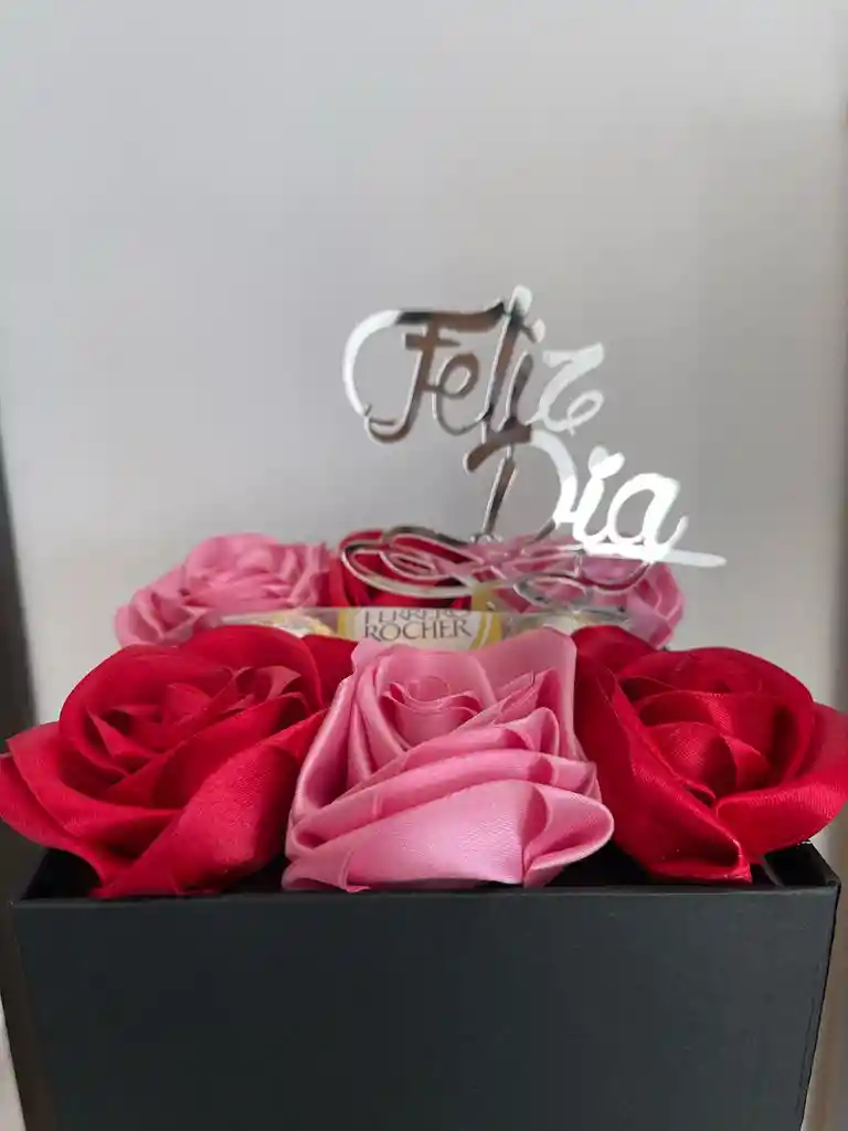 Mamá Generosa - Caja De Chocolates Y Rosas