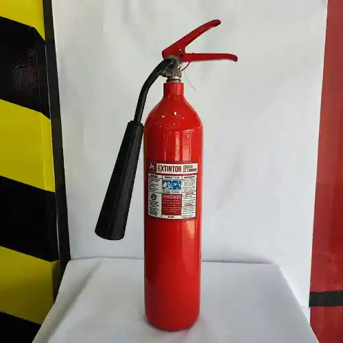 Extintor Co2 Hierro Con Base De Pared Y Señalizacion De 5lbs