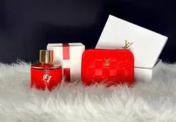 Set Regalo De Ancheta Billetera Mujer Inspirada En Channel Color Rojo Y Perfume Fragancia Mujer Inspirado En Carolina Herrera