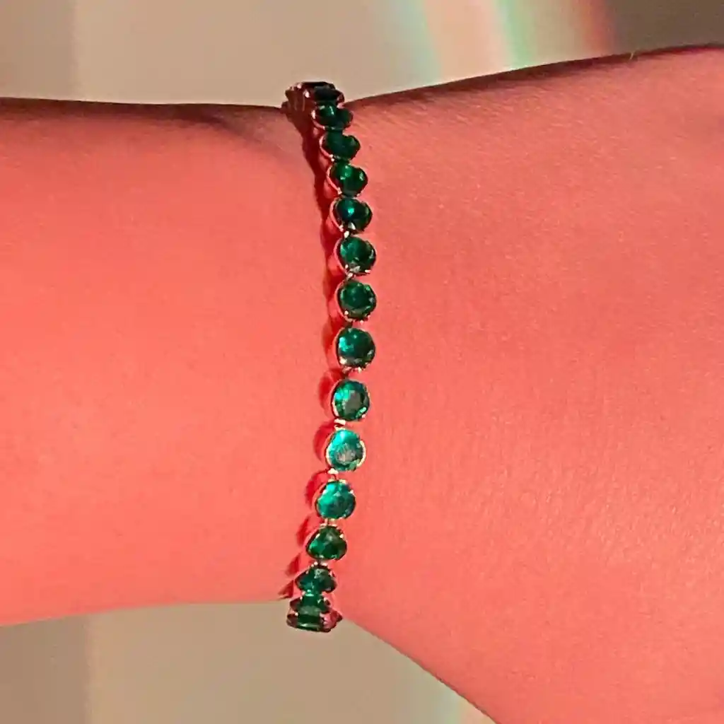 Pulsera Dorada De Acero Con Incrustaciones De Piedras Verdes