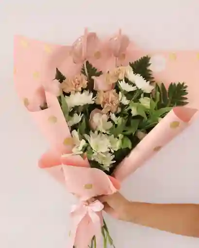 Bouquet De Flores Mixtas Con Hermoso Diseño Para El Día De La Mujer