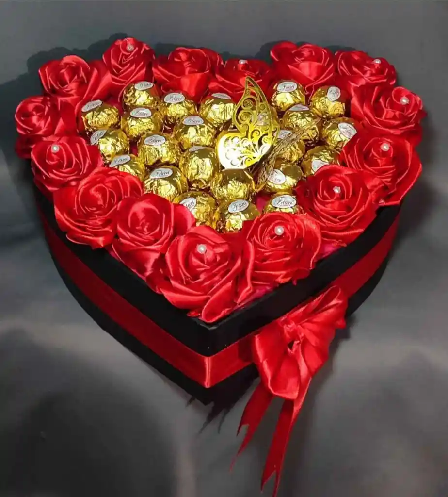 Rosas, Chocolates, Arreglos Florales, Día De La Mujer, Regalos Para Mujer, Cumpleaños, Detalles, Anchetas