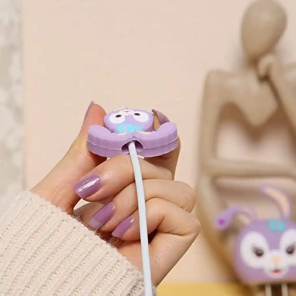 Kit Completo Protector De Cable + Protector De Cargador Iphone 18w/20w. Modelo: Stella Rabbit (disney)