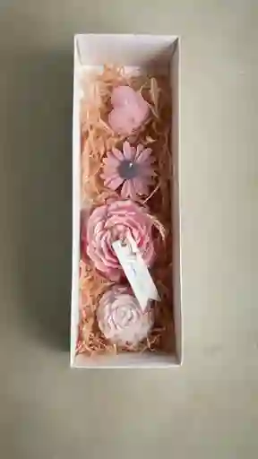 Caja De Velas Tipo Flores Y Corazón - Con Aroma