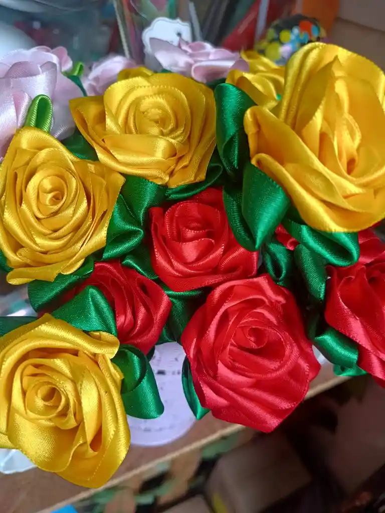 Feliz Día Mujer Solitario Rosa Eterna Colores